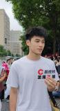 男生被浙大錄取仍選擇體驗(yàn)高考 為青春不留遺憾