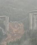 贵州高速桥因持续强降雨垮塌 山体滑坡所致