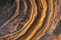 继两年前发现125公里金矿带后，沙特又宣布：发现242.6吨黄金资源量