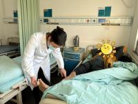 男子泡脚双脚溃烂 医生紧急提醒 糖尿病患者需谨慎泡脚