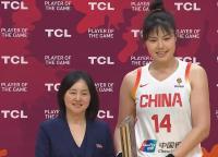 时隔2年回归国家队首秀轰21分11板，她用实力回报宫鲁鸣信任｜上场 李月汝闪耀世预赛