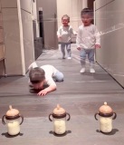 中国三胞胎的视频在推特上火了 外国网友：三胞胎其中一个已经确立了领导地位