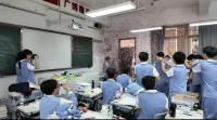 高三最后一課老師花式送祝福 師生情深溫暖人心
