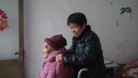儿媳照顾婆婆35年获评“中国好人” 孝行感动乡邻