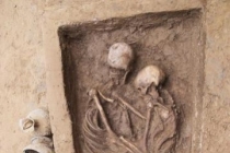 考古学家发现北魏时期最完整的“拥抱葬”