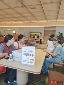 武汉这个街道为新就业群体打造“路上的家”，送给骑手的“清凉包”里，装满了城市的善意与细节