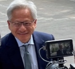 黄仁勋3个月两度访华释放哪些信号 不愿放弃中国市场