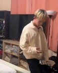 女生捉奸被推下楼？校方回应 正商讨中将发通报