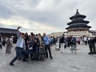 五一假期老外花式解鎖京城游 多元體驗(yàn)引贊嘆