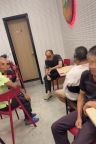 鎮(zhèn)政府回應(yīng)老人為乘涼擠滿餐廳 已勸導(dǎo)離開
