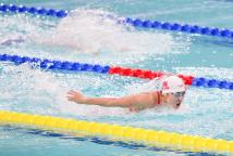 陈露颖夺全运会女子200米蝶泳金牌 福建骄傲庆祝胜利