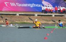 男子1000米单人皮艇张冬夺金 全运会精彩瞬间