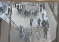西安一商场发生吊顶脱落事故 应急部门已介入处置