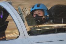 海军航空大学某基地跨昼夜飞行训练 锤炼全天候作战能力