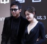 鄧超假裝“親一口”逗笑孫儷 恩愛如初撒狗糧