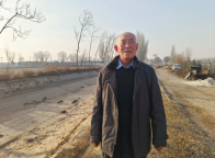 64歲老人兩度跳水勇救落水孩童 寒冬中的溫暖善舉