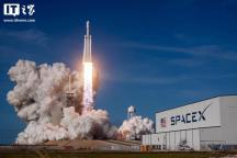 SpaceX冲刺IPO 拟募资超300亿美元 目标估值1.5万亿美元