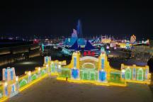 一分钟看“冰雪大世界”是如何建造的 冰与光的奇迹