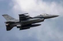 台空军F-16失事 飞行员跳伞搜救中 紧急海空搜寻启动