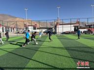 西藏定日震后一周年回访 新居迎新生