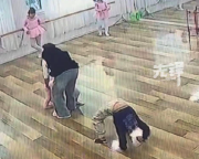 8岁女孩把舞蹈体验课上成大师课 网友：我家孩子在干嘛