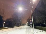 北京降雪持续到中午 寒意十足需保暖