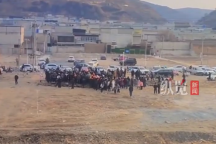 甘肃一工地传有银元多人徒手挖掘 官方回应