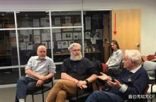 爱泼斯坦死前曾与母亲开心通话 神秘电话背后的真相