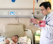 男子患罕见病无法进行人脸识别 轻微碰撞就骨裂