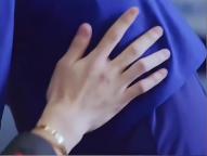 华航回应外籍男子摸拍男女空乘臀部 嚣张挑衅引发众怒