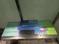 1人带烟213条走绿色通道入关被查 超量烟草制品遭查获