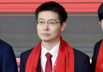 王兴兴为什么全程没笑 表情管理引热议
