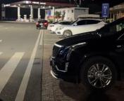 车主花350元将车拖到加油站 20米尴尬经历