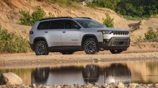 Jeep 经典 SUV 切诺基回归，变身油电混动车型