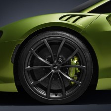 倍耐力买下 Univrses 30% 股份，加码 AI 轮胎技术