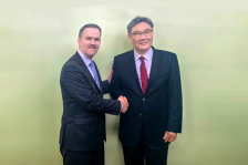 商务部部长王文涛会见美国贸易代表格里尔 就中美经贸关系、多边和区域经贸合作等问题深入交换意见