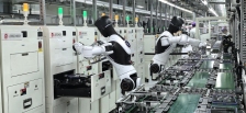 上海机器人批量进厂 8小时不间断“打工” 拐点时刻或要等4年