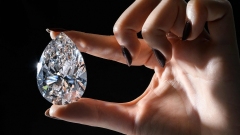Le plus gros diamant blanc de l'histoire mis aux enchère à Genève