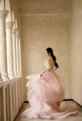 邓恩熙穿公主裙回眸灵动大方 俏皮起舞少女感十足