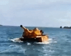 在南海最南端漂浮的神秘“坦克”被成功打捞