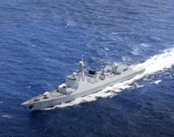 海军第40批护航编队完成首次商船护航任务