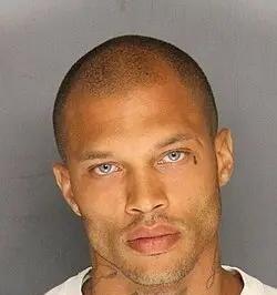 国外最帅囚犯嫌狱中生活被粉丝打扰