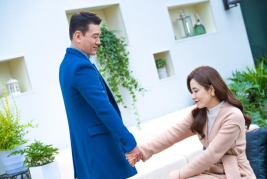 Q1的殷桃·Q2的曾黎｜姐姐的霸屏时代到了