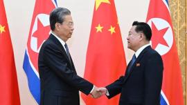 دیدار رئیس کنگره ملی خلق چین با مقام کره شمالی در پیونگ یانگ