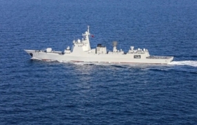 海军第48批护航编队开展反恐反海盗演练