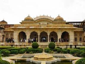 印度举行阅兵式庆祝建军78周年 展示西部边境战略地位