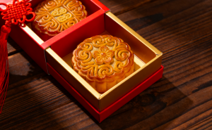 华网测评丨中秋测评:稻香村、泸溪河、好利来月饼对比