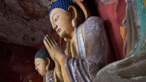 安岳新发现的宋代川密石刻大佛与护法金翅鸟