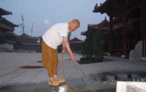 崇朗法师：入泥入水 人民和尚——忆吾师净慧长老