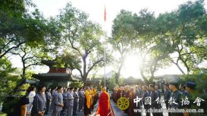 中国佛教协会及在京直属寺院举行国庆升旗仪式庆祝中华人民共和国成立76周年